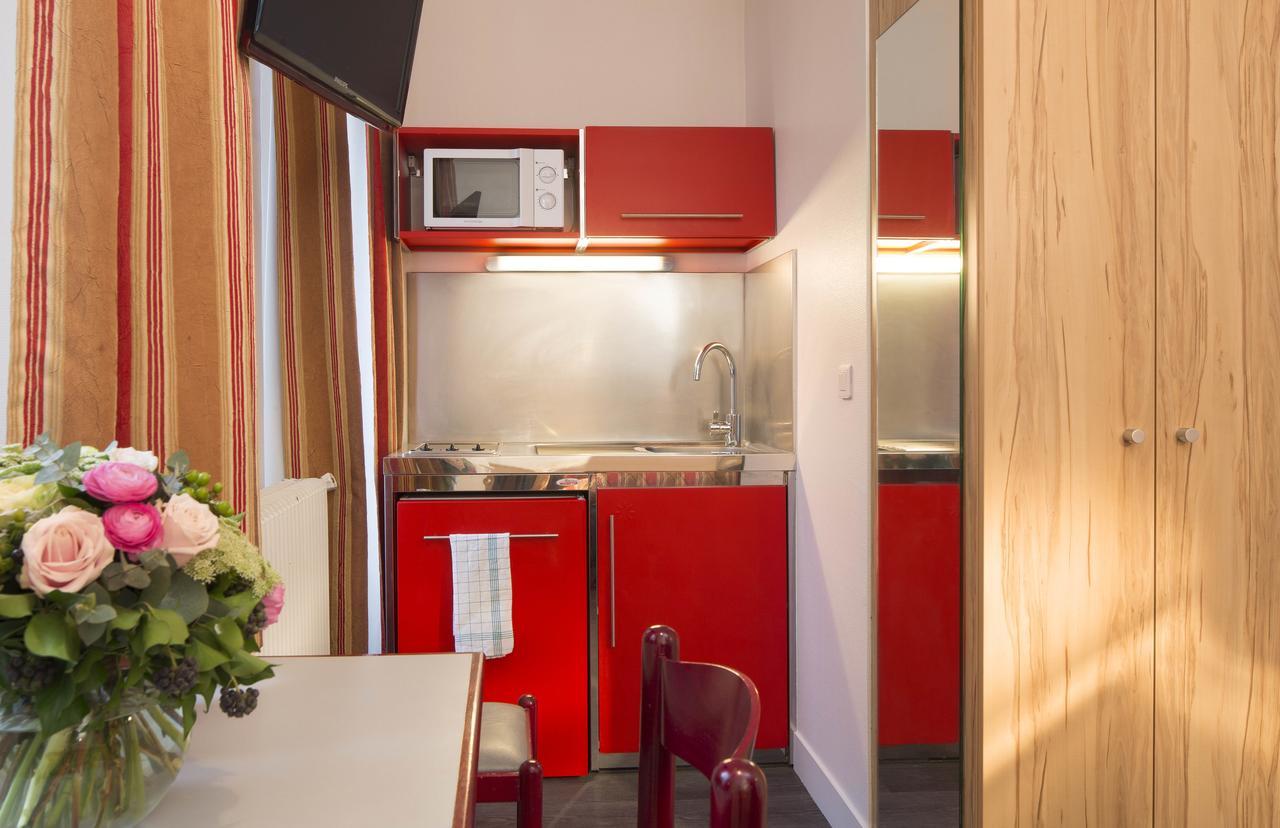 Family Residence Paris Bagian luar foto